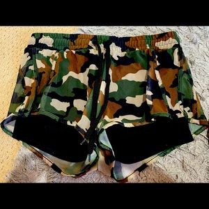 Salty honey camouflage shorts with pockets